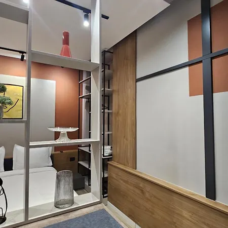 Tam Center Next To Blloku No2 * ティラナ